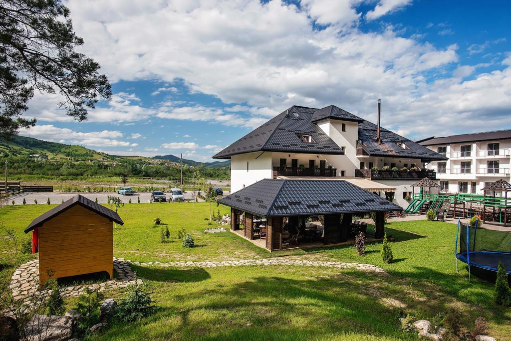 La Conac In Bucovina Gura Humorului Exterior photo